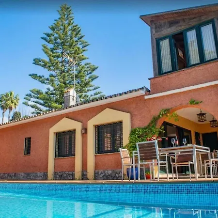 Chalet De Alto Nivel Con Piscina Privada *
