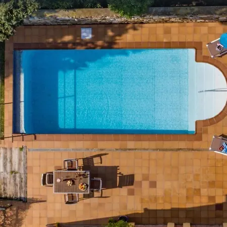Chalet De Alto Nivel Con Piscina Privada